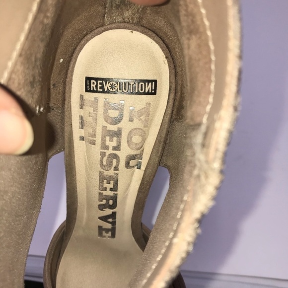 Revolution High Heels – Almond Toe, Faux Leather – Dark Tan – Size 6.5 - Picture 7 of 12